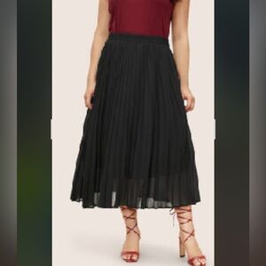 BloomChic Black Pleated A-Line Midi Skirt